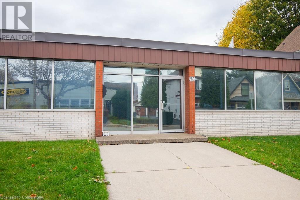 42 Niagara Street Property Photo 2