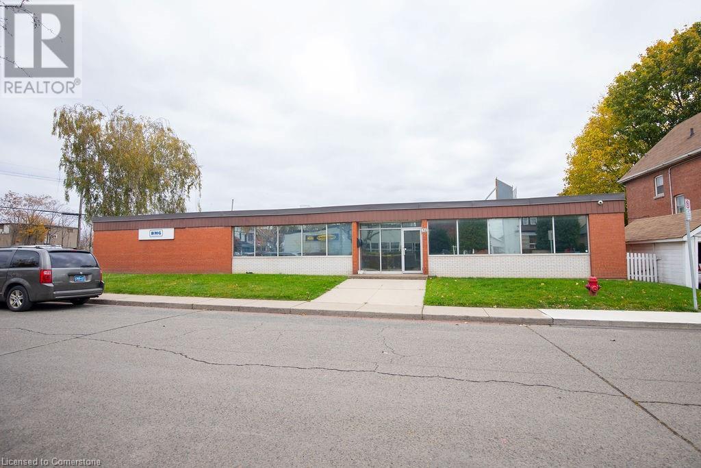 42 Niagara Street Property Photo 3