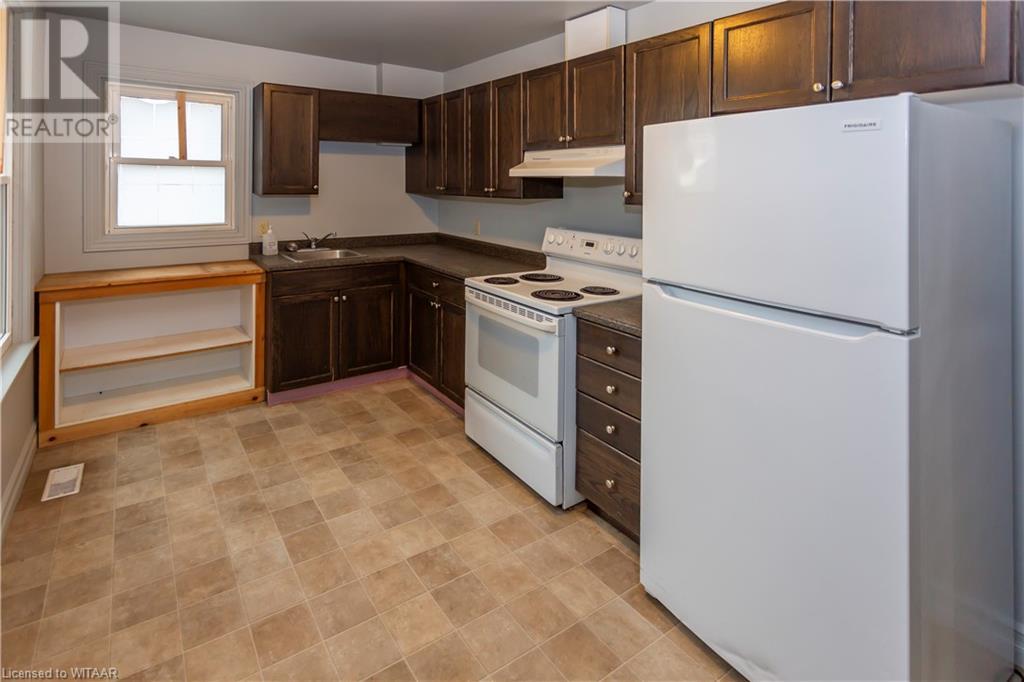60 Wellington St N/s Street N Property Photo 6
