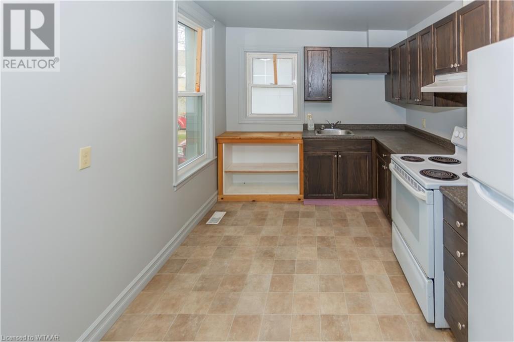 60 Wellington St N/s Street N Property Photo 9