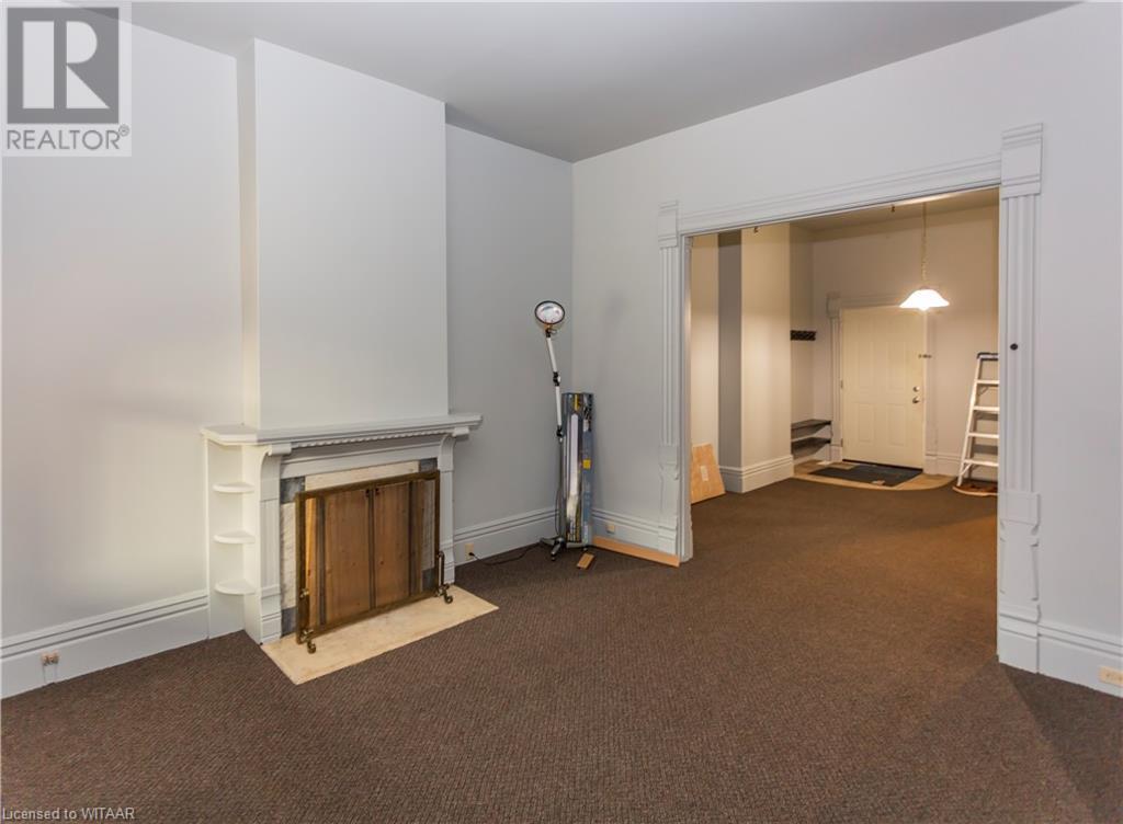 60 Wellington St N/s Street N Property Photo 11