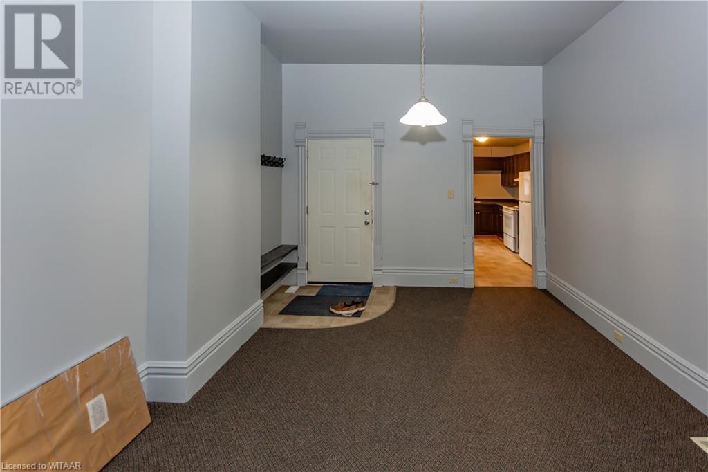 60 Wellington St N/s Street N Property Photo 16