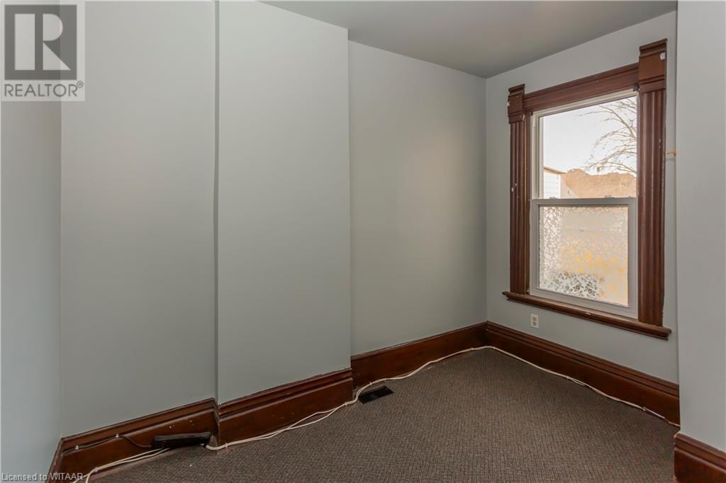 60 Wellington St N/s Street N Property Photo 18
