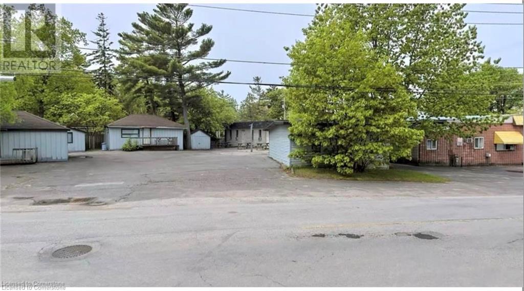 47 River Road E Property Photo 2