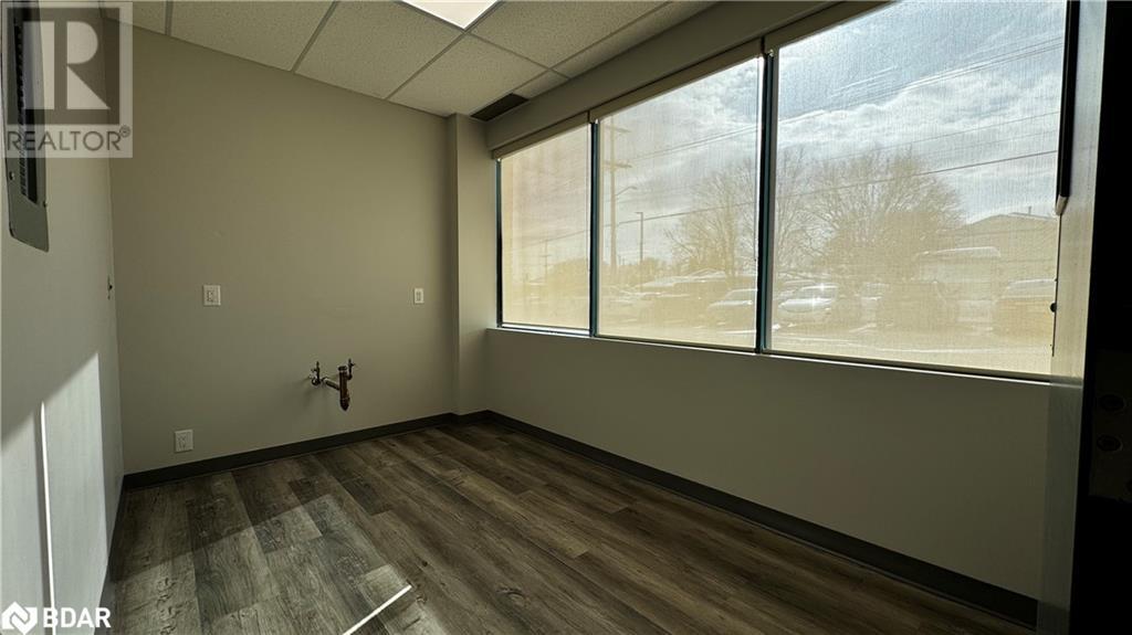 190 Cundles Road E Unit# 104 Property Photo 8