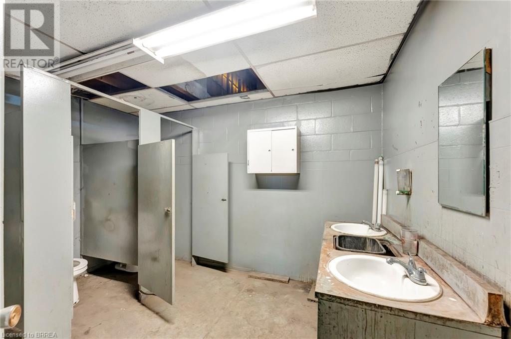 124 Bruce Street Property Photo 41