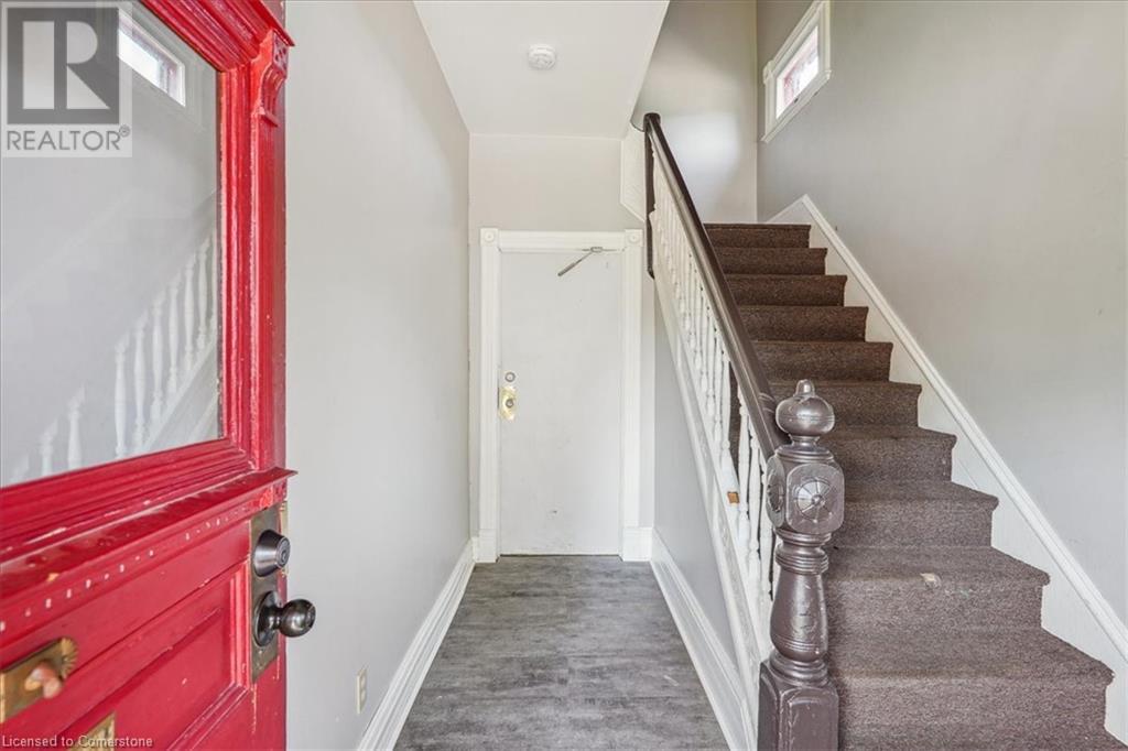 33 Rose Avenue Property Photo 3