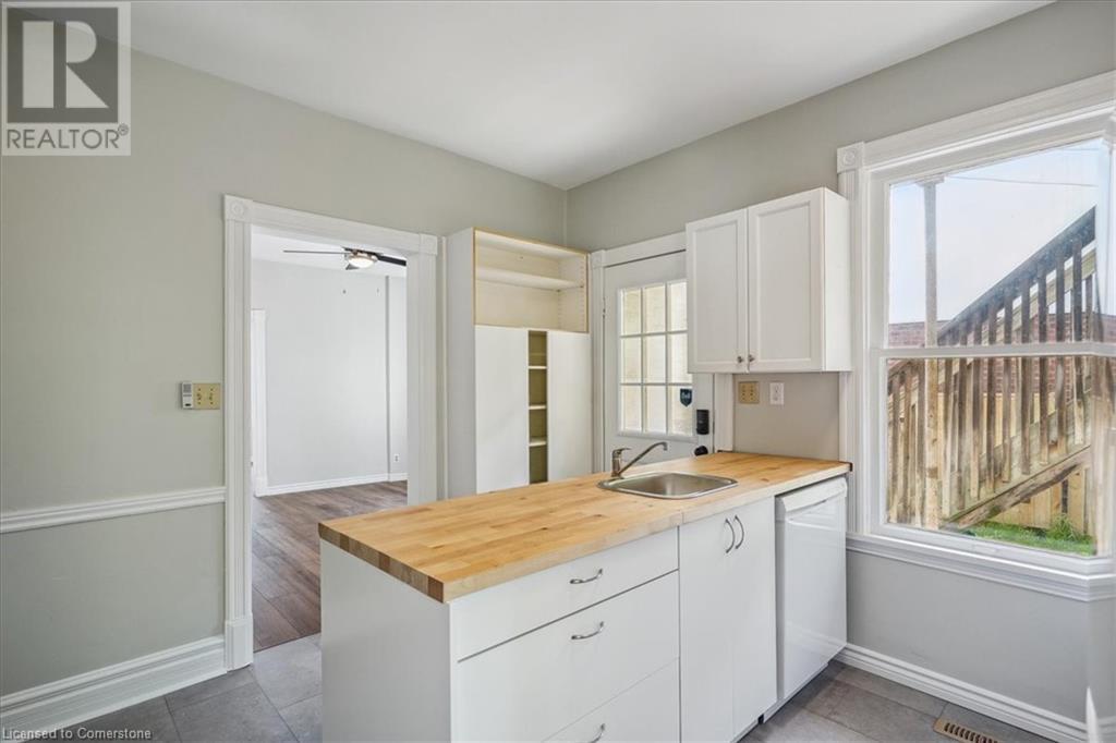 33 Rose Avenue Property Photo 8