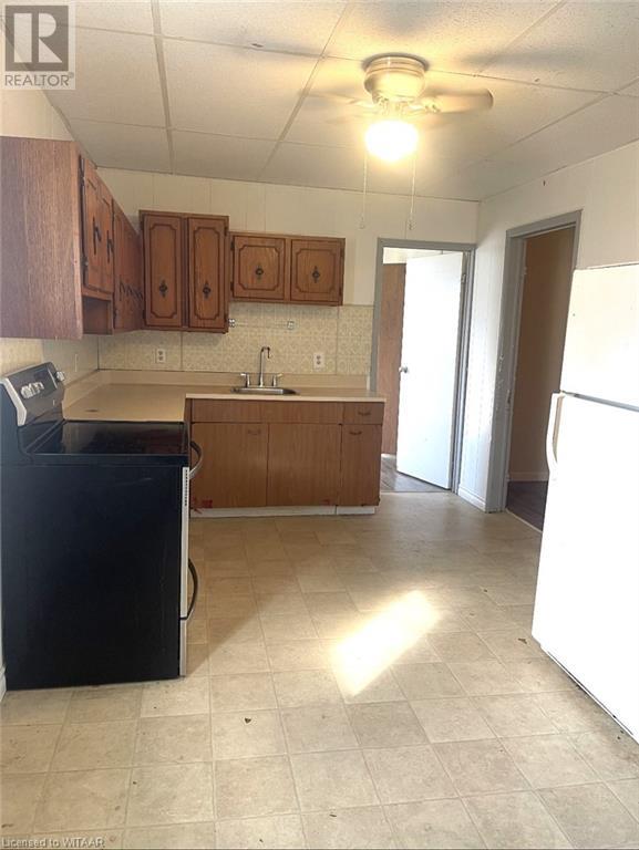 553 James Street Property Photo 16