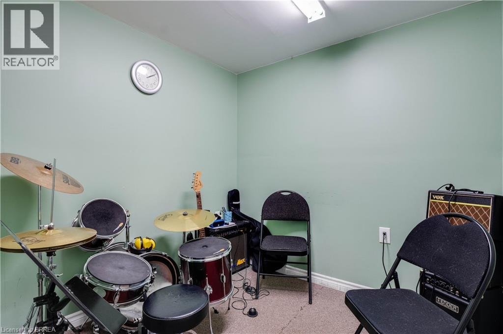 45 Dalkeith Drive Unit# 2 Property Photo 14