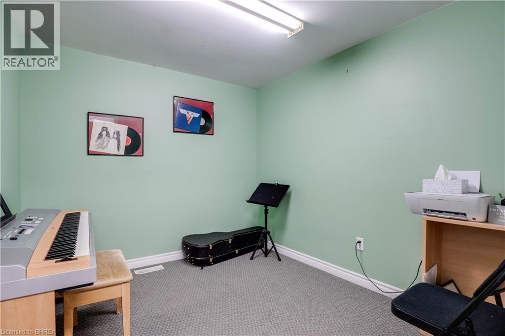 45 Dalkeith Drive Unit# 2 Property Photo 16