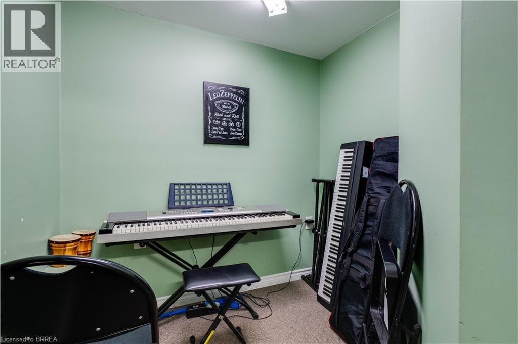 45 Dalkeith Drive Unit# 2 Property Photo 22