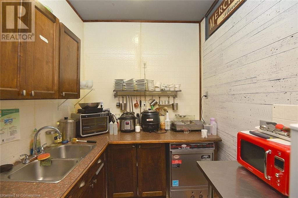 1523 Main Street E Property Photo 11