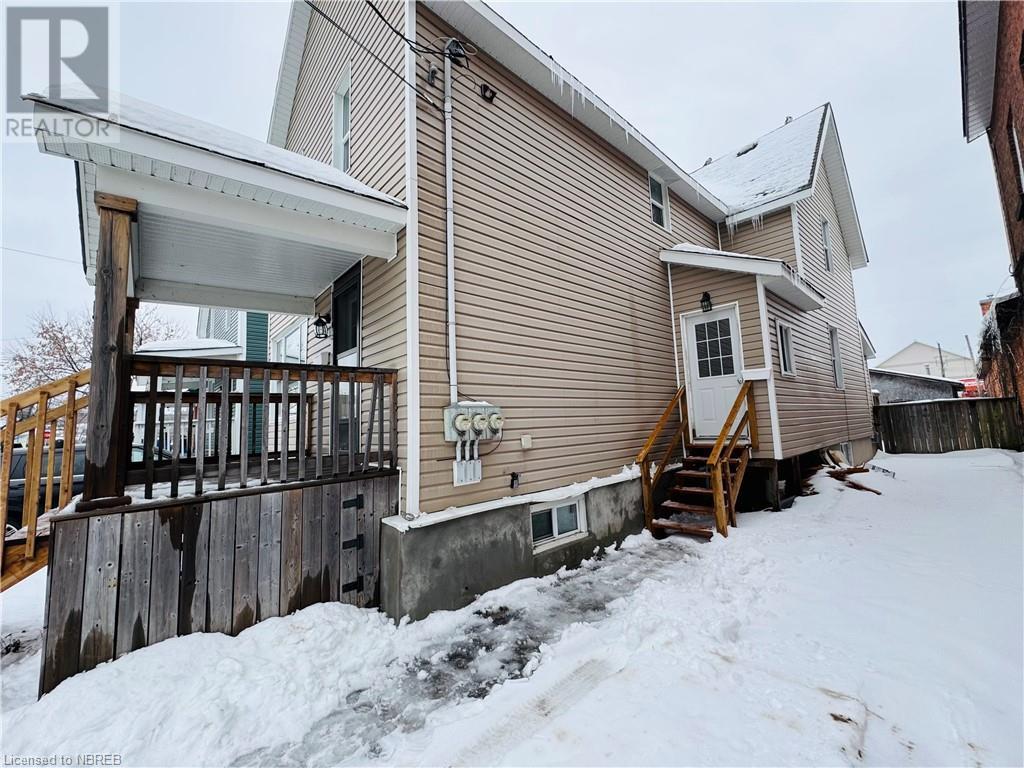 472 First Ave W Property Photo 3