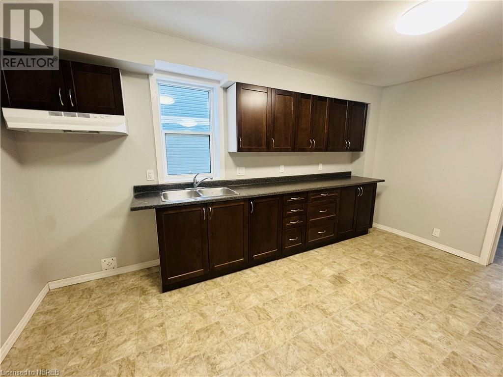 472 First Ave W Property Photo 7