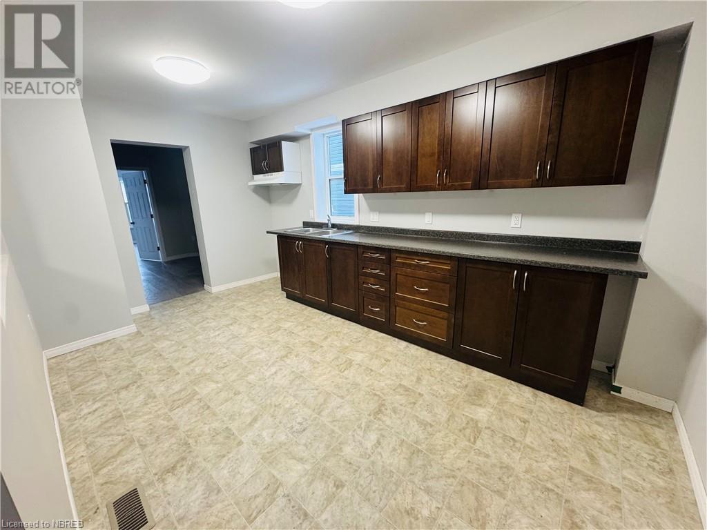 472 First Ave W Property Photo 8