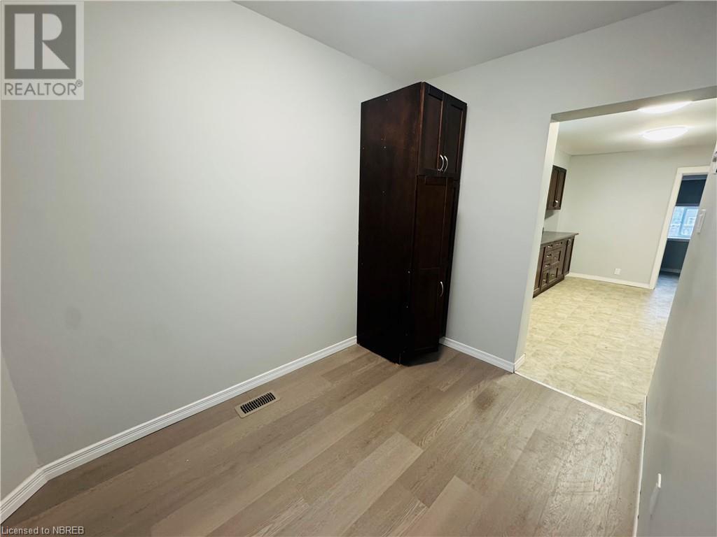 472 First Ave W Property Photo 14