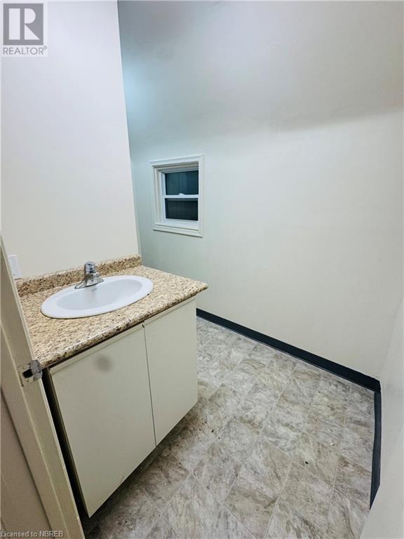 472 First Ave W Property Photo 21
