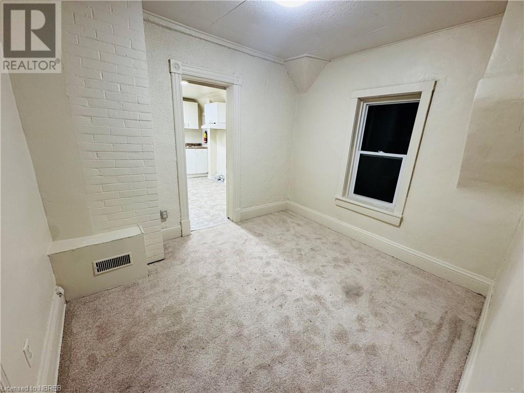 472 First Ave W Property Photo 22