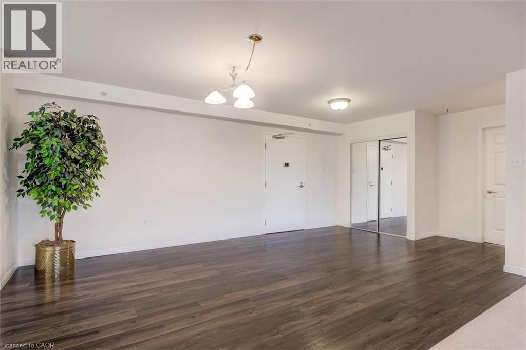 8 Huron Street Unit# 311 Property Photo 8