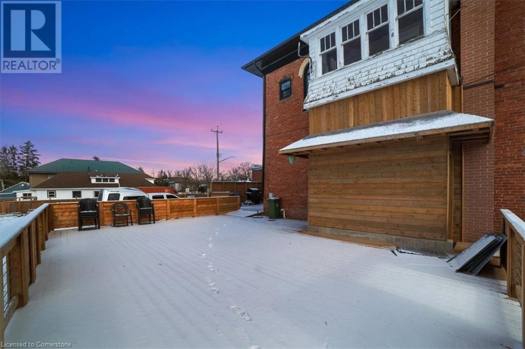 2 Main Street W Property Photo 19
