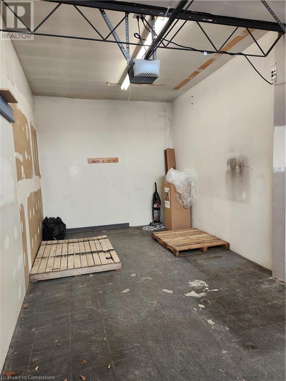 1548 King Street E Property Photo 14