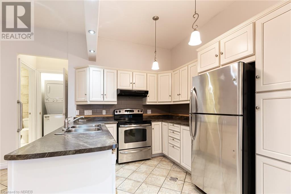 115 King Street W Property Photo 20