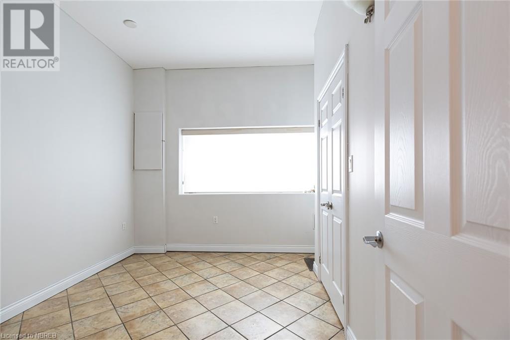 115 King Street W Property Photo 25