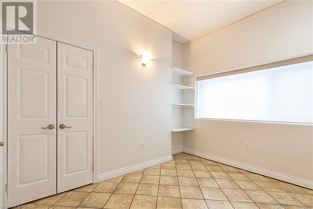 115 King Street W Property Photo 28