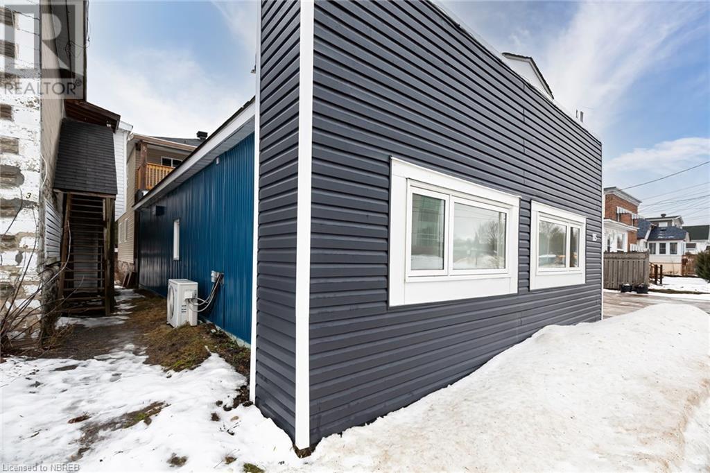 115 King Street W Property Photo 30