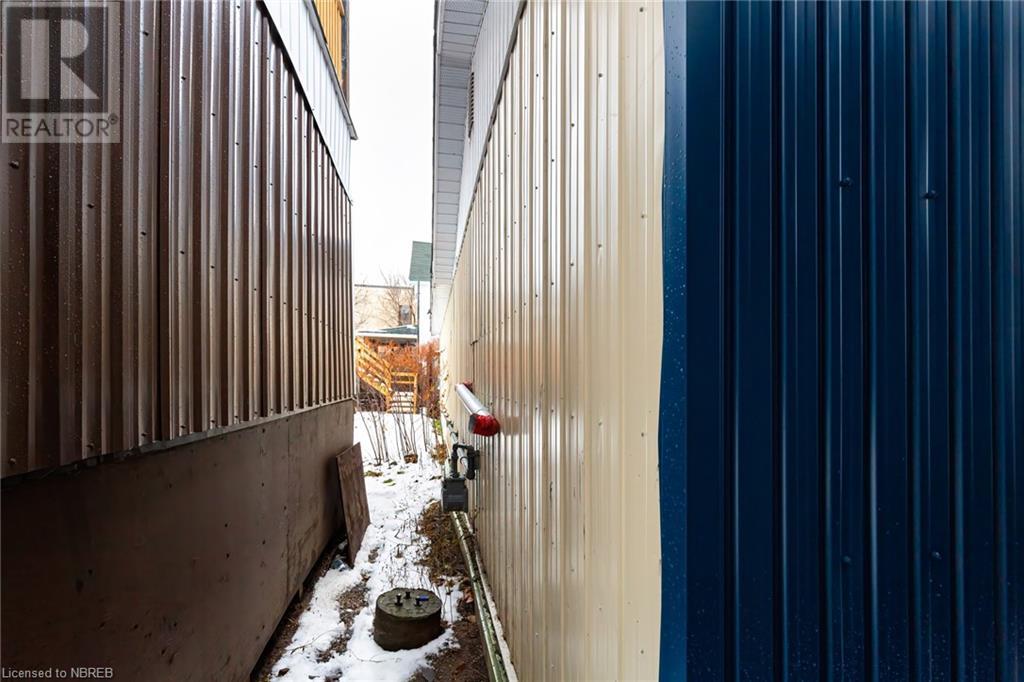 115 King Street W Property Photo 31