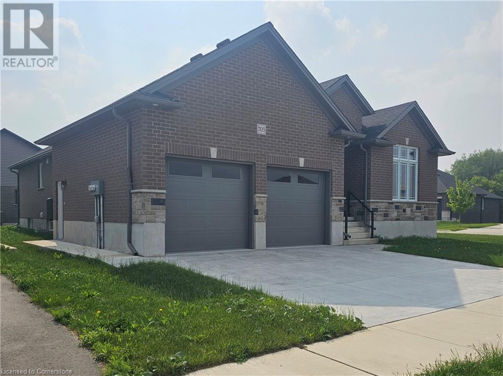 705 Hollinger Drive S Property Photo 2