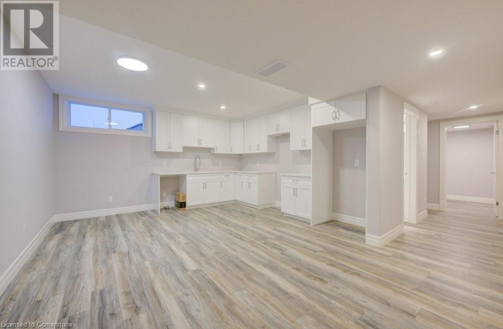 705 Hollinger Drive S Property Photo 33