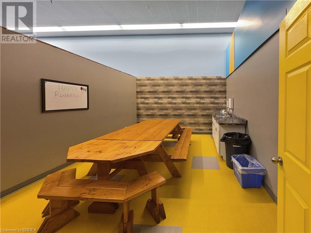 603 E Colborne Street Property Photo 27