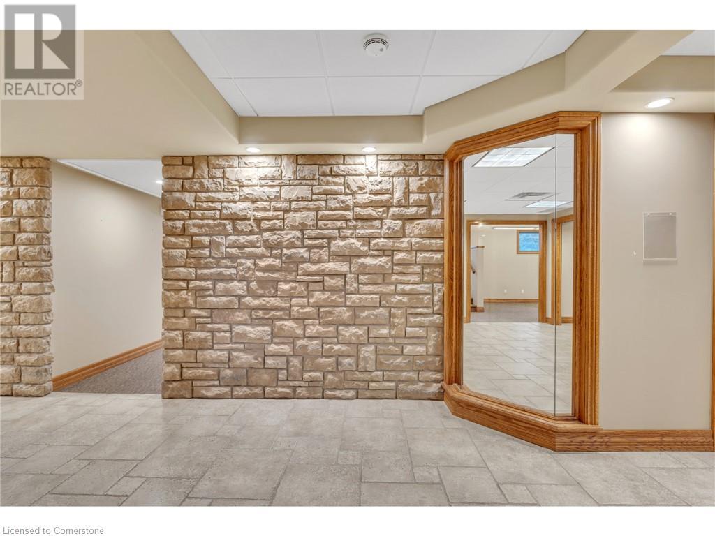 735 Bridge Street W Property Photo 17