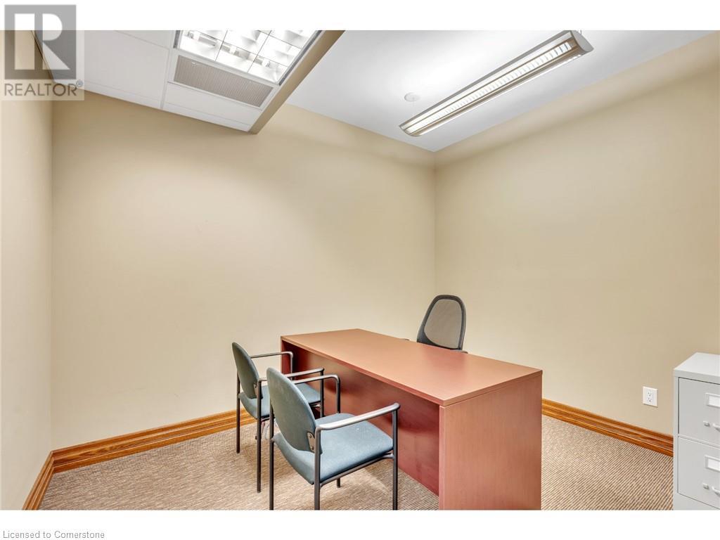 735 Bridge Street W Property Photo 22