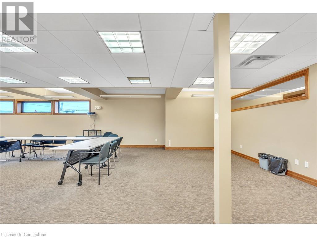 735 Bridge Street W Property Photo 24