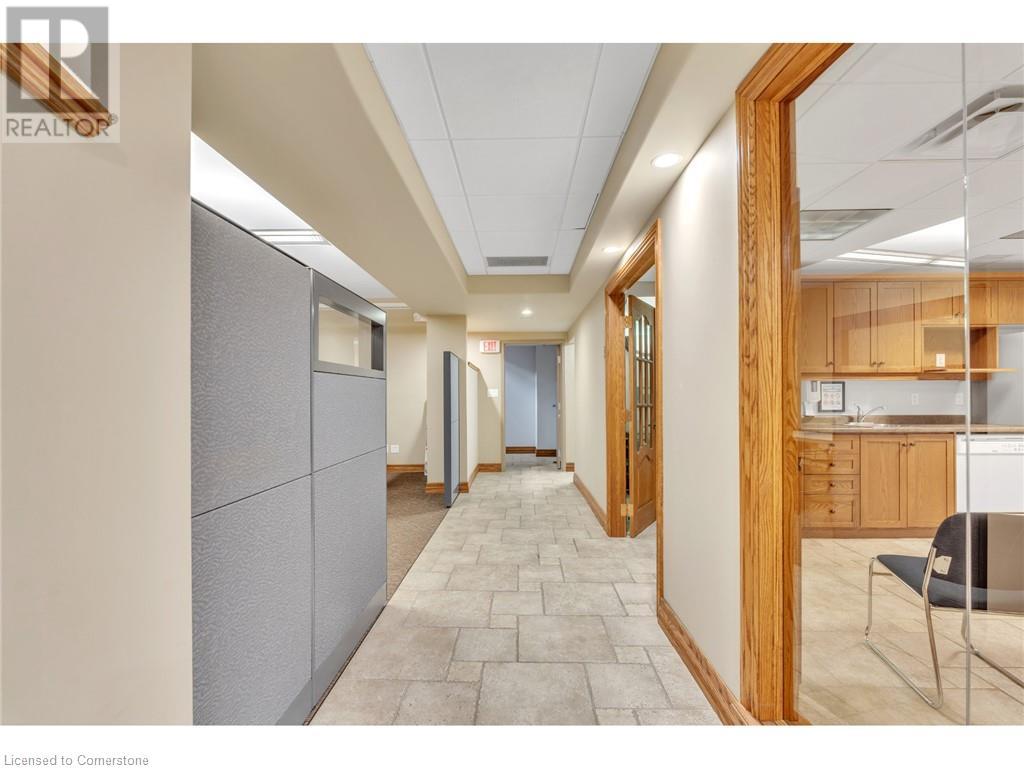 735 Bridge Street W Property Photo 31