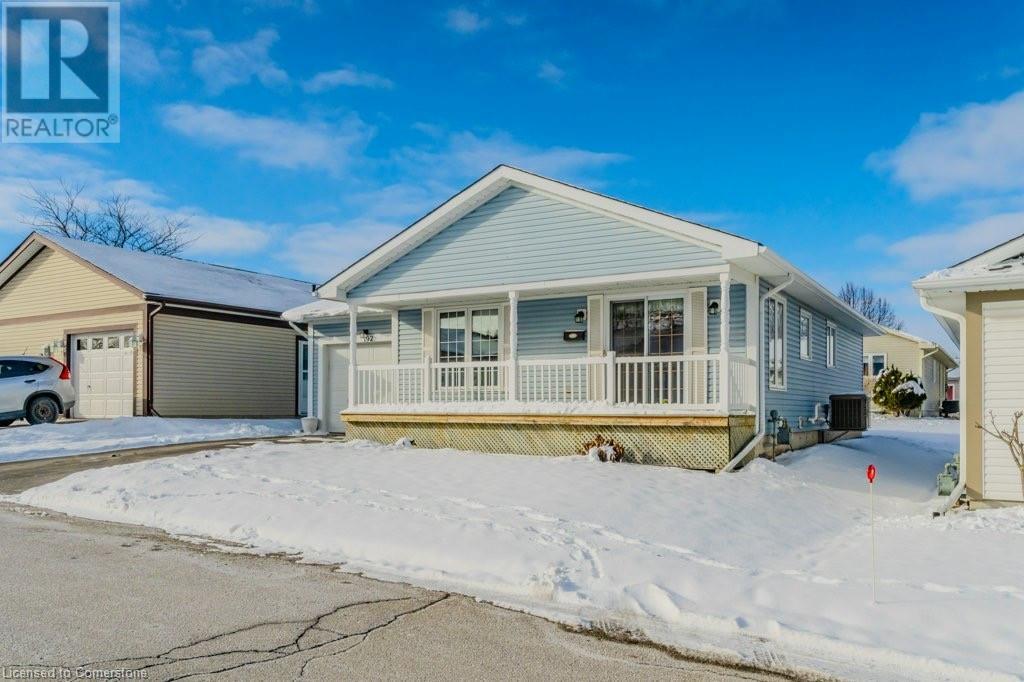192 Wesley Crescent Property Photo 2