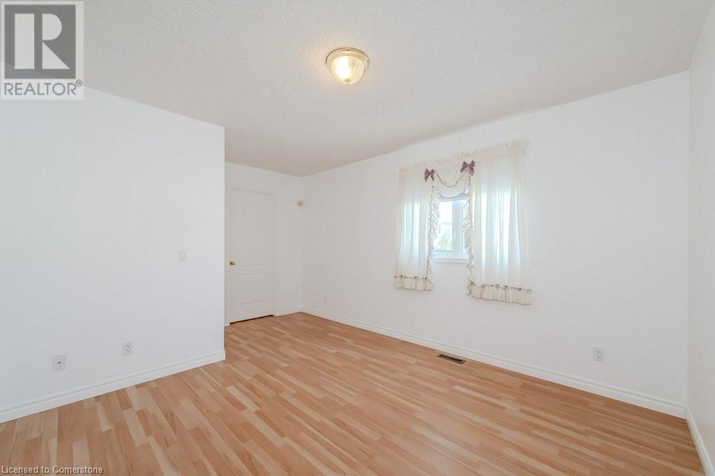 192 Wesley Crescent Property Photo 21
