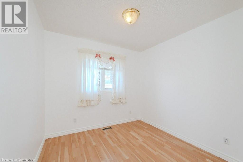 192 Wesley Crescent Property Photo 24