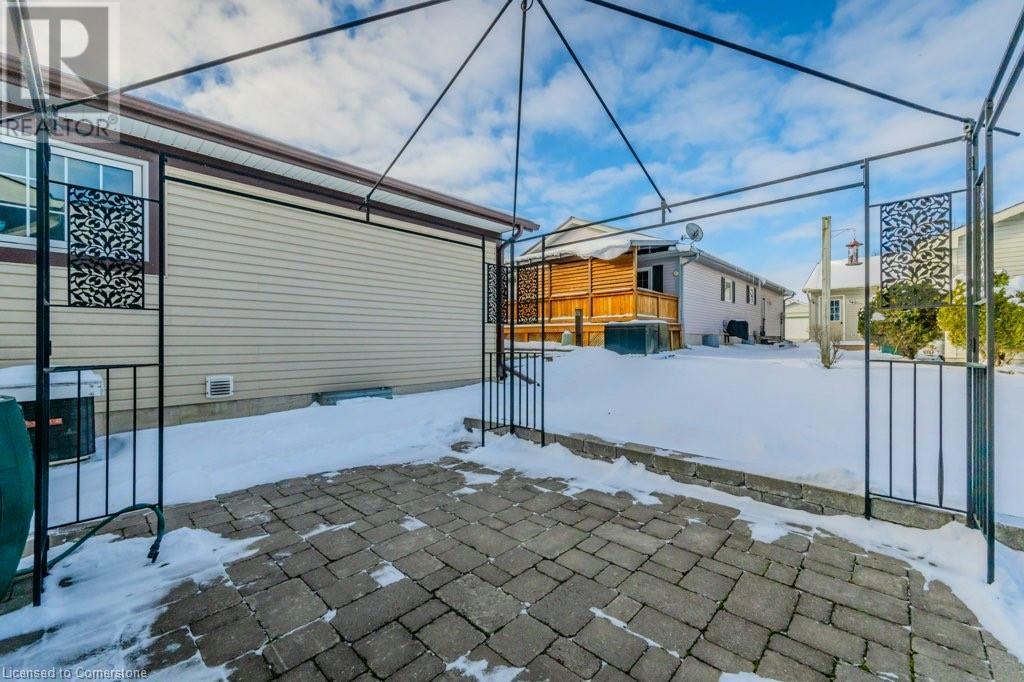192 Wesley Crescent Property Photo 35