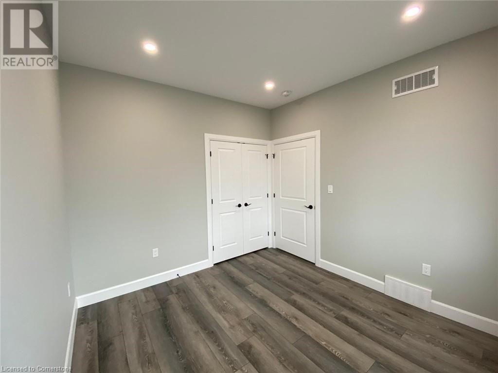 463 Warren Street Property Photo 14
