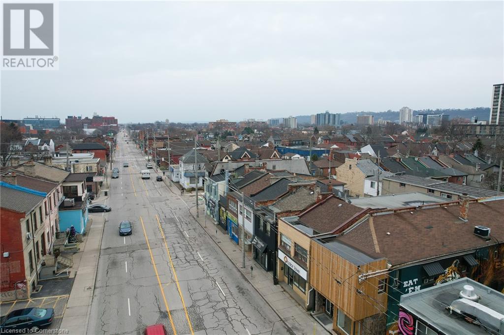 18 Barton Street E Property Photo 9