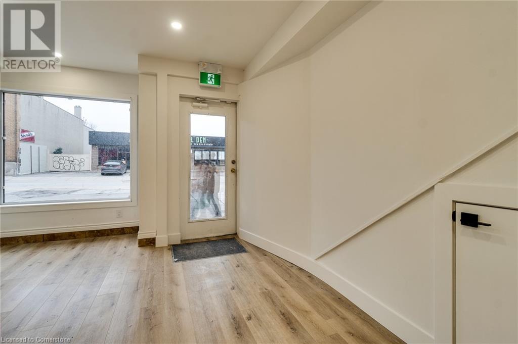18 Barton Street E Property Photo 11
