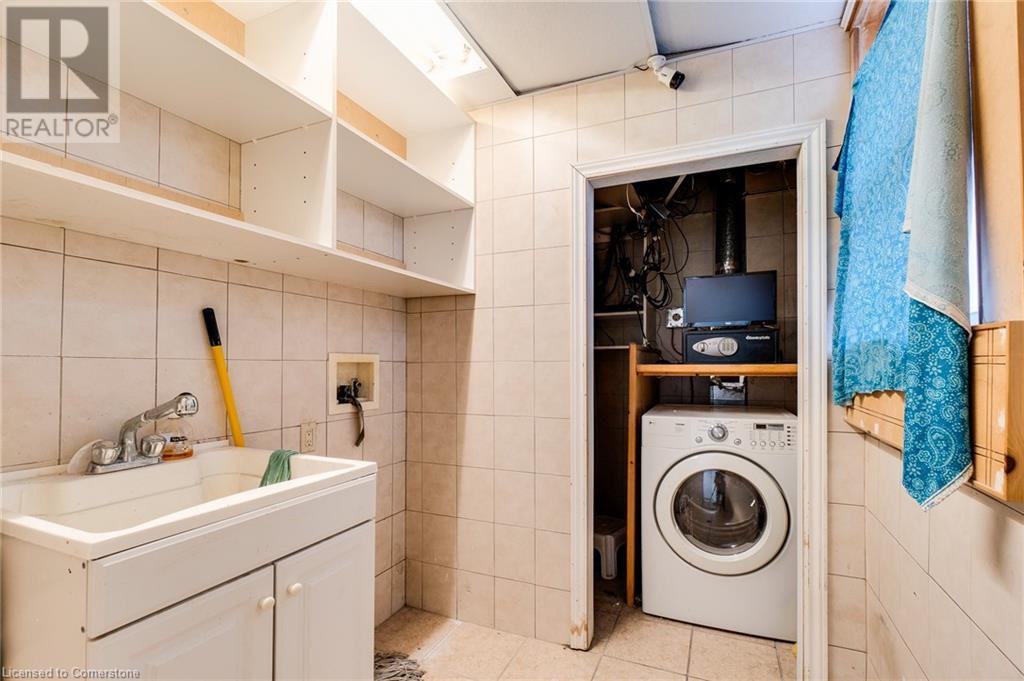 18 Barton Street E Property Photo 13