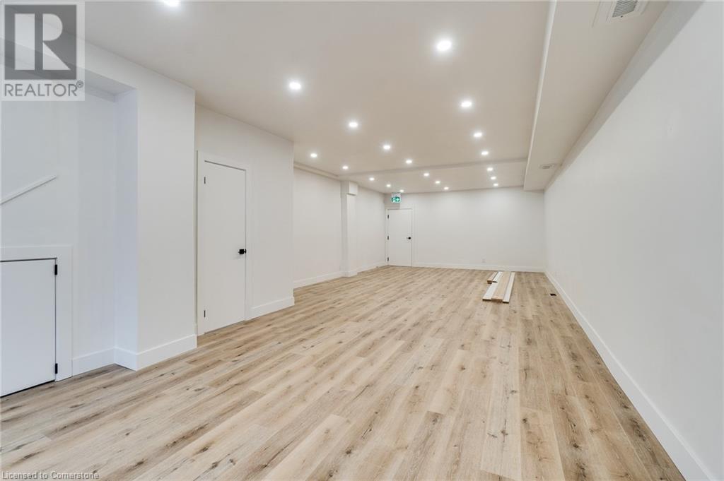 18 Barton Street E Property Photo 18