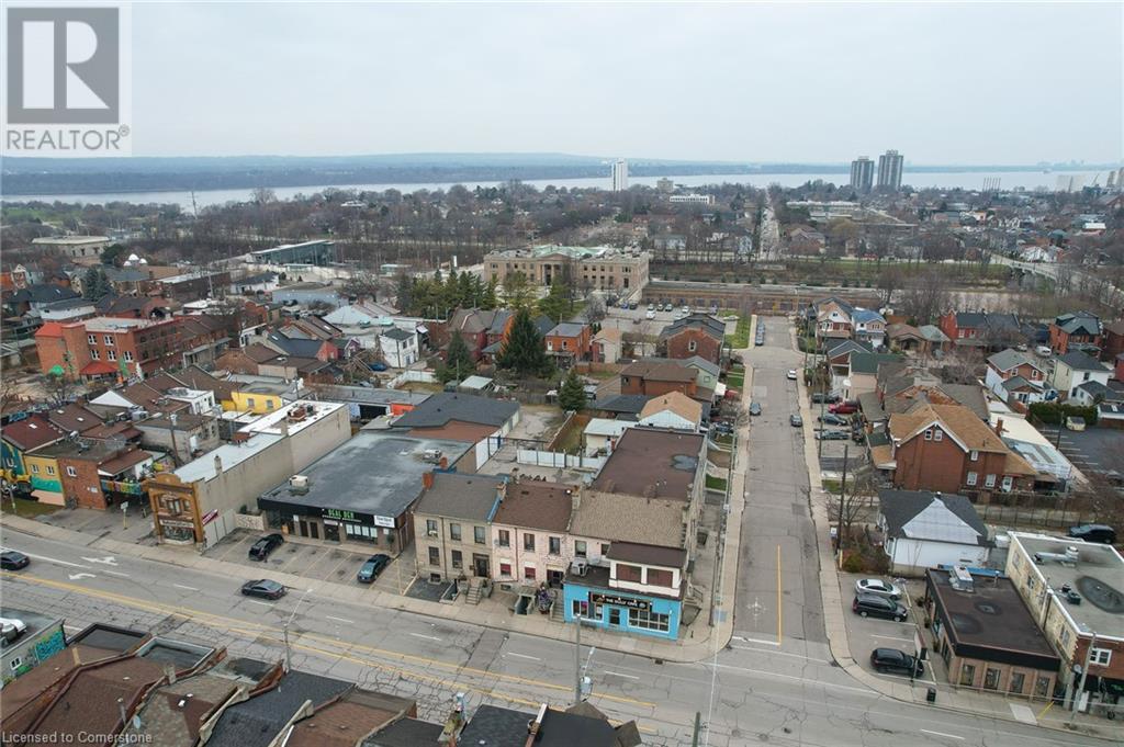 18 Barton Street E Property Photo 26