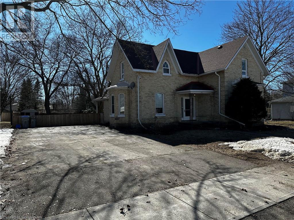 34 Queen Street W Property Photo