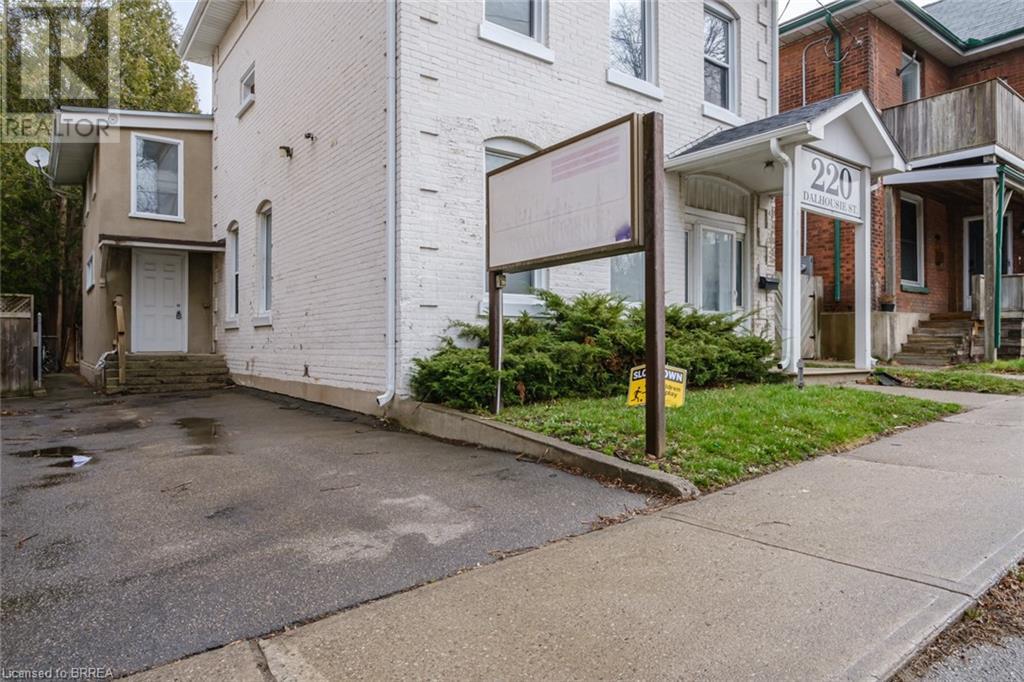 220 Dalhousie Street Property Photo 5